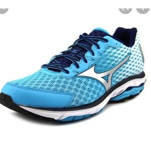 Mizuno wave rider 18